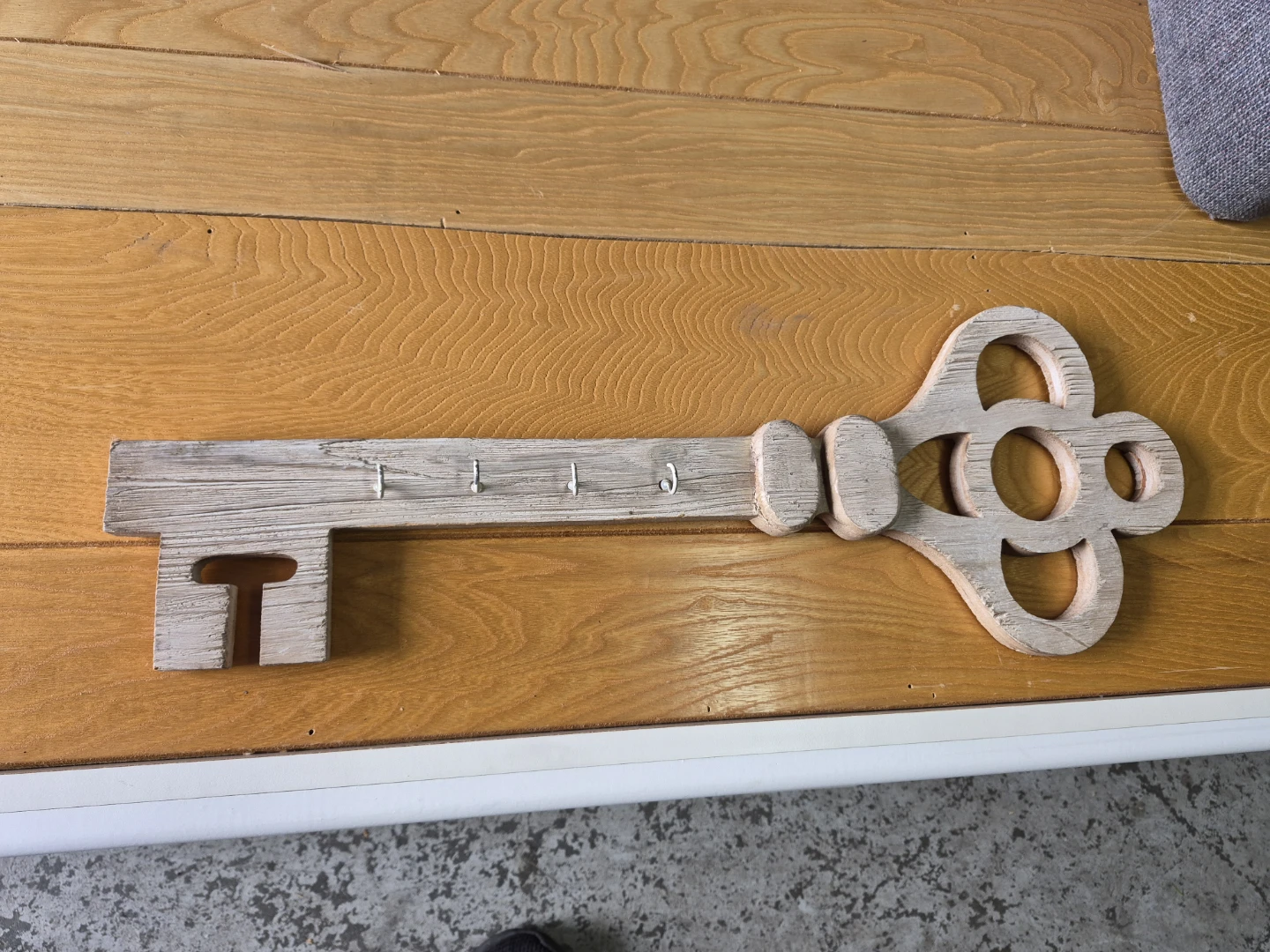 Wooden Key Shaped Wall Hook Hanger - photo 4