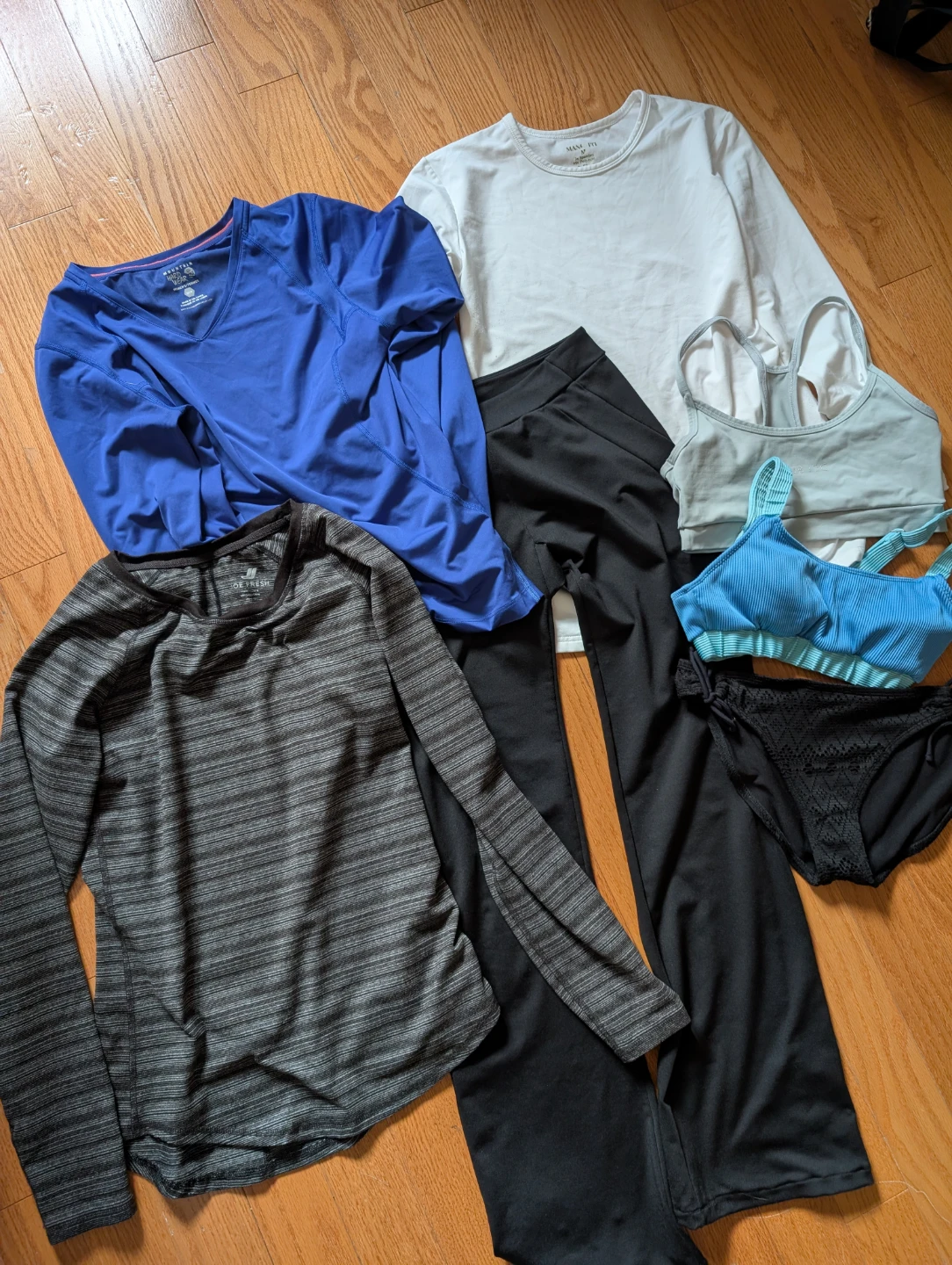 Women's Activewear Bundle Size M - 7 items