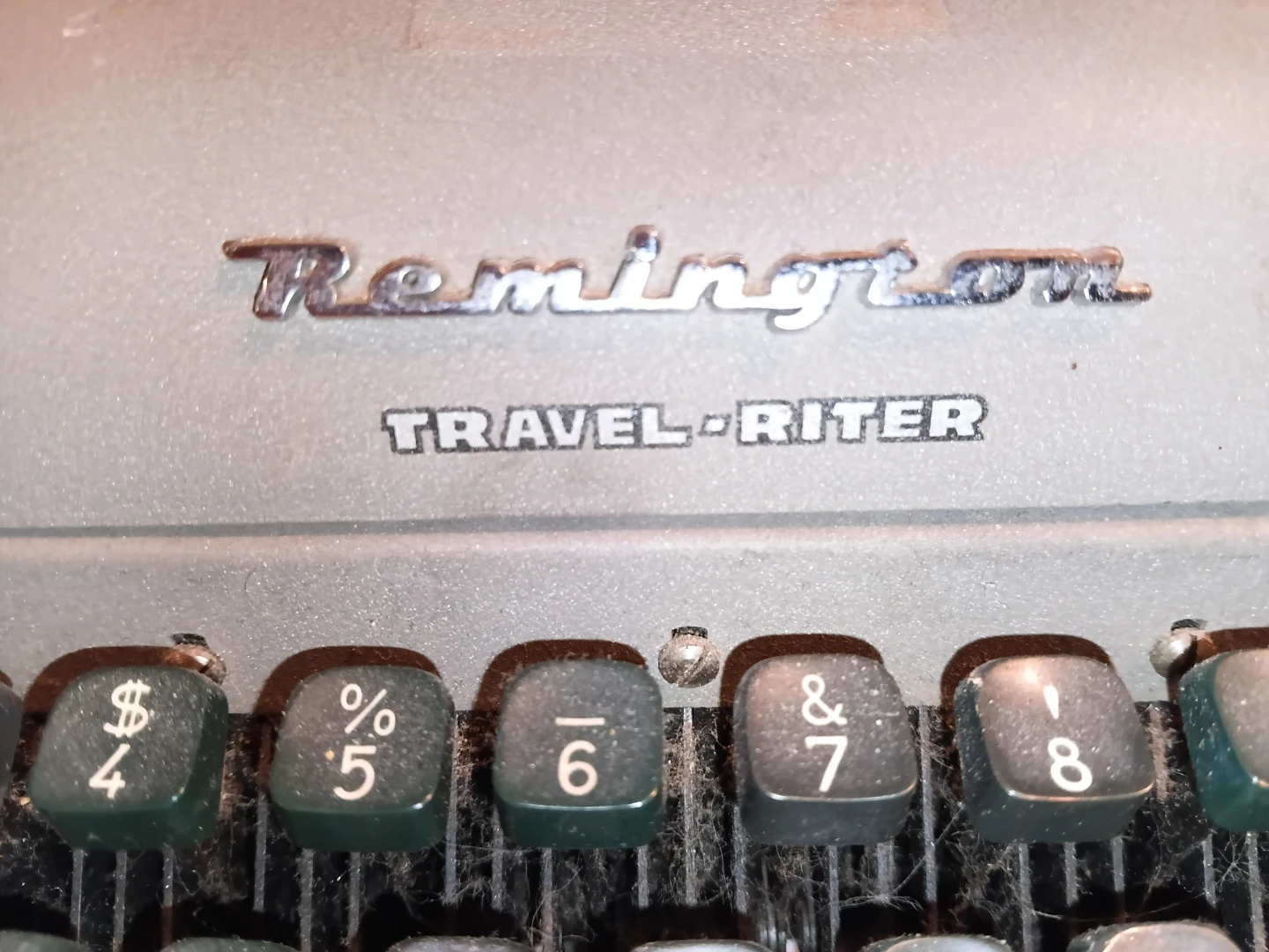 Remington Travel-Riter Typewriter - photo 2
