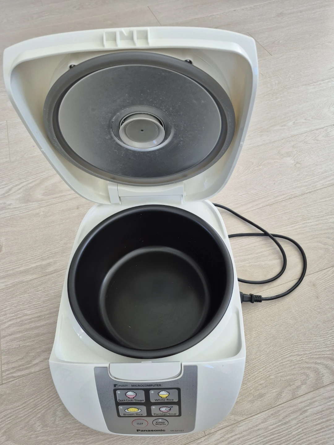 Panasonic SR-DF101 Fuzzy Microcomputer Rice Cooker