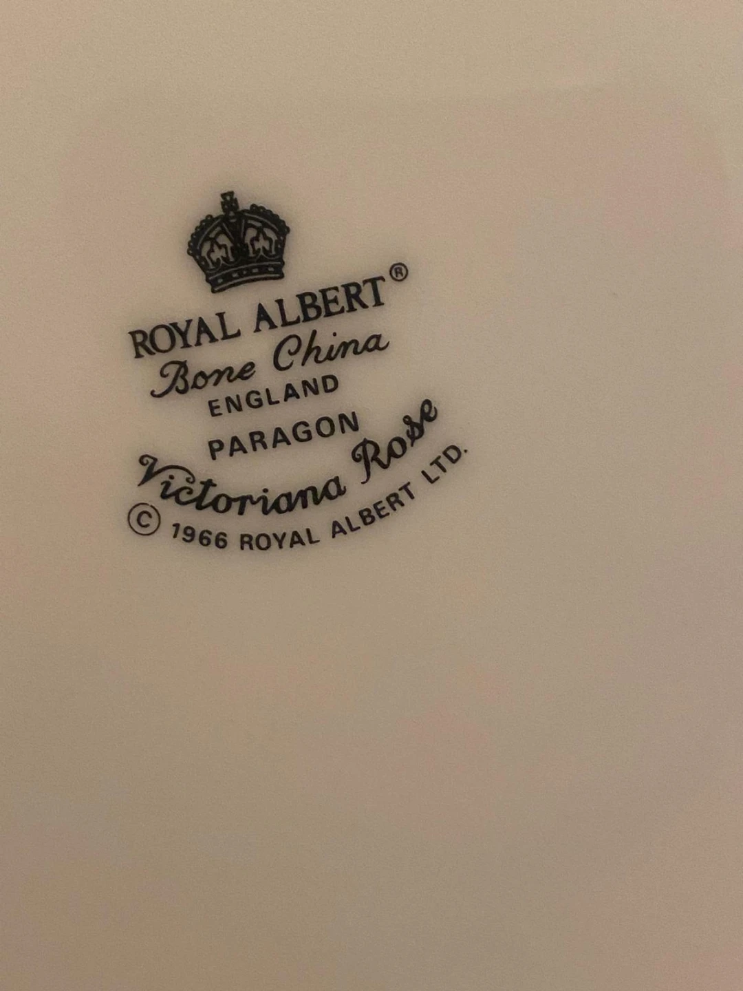 Royal Albert Victoriana Rose Bone China Dinnerware Set - photo 3