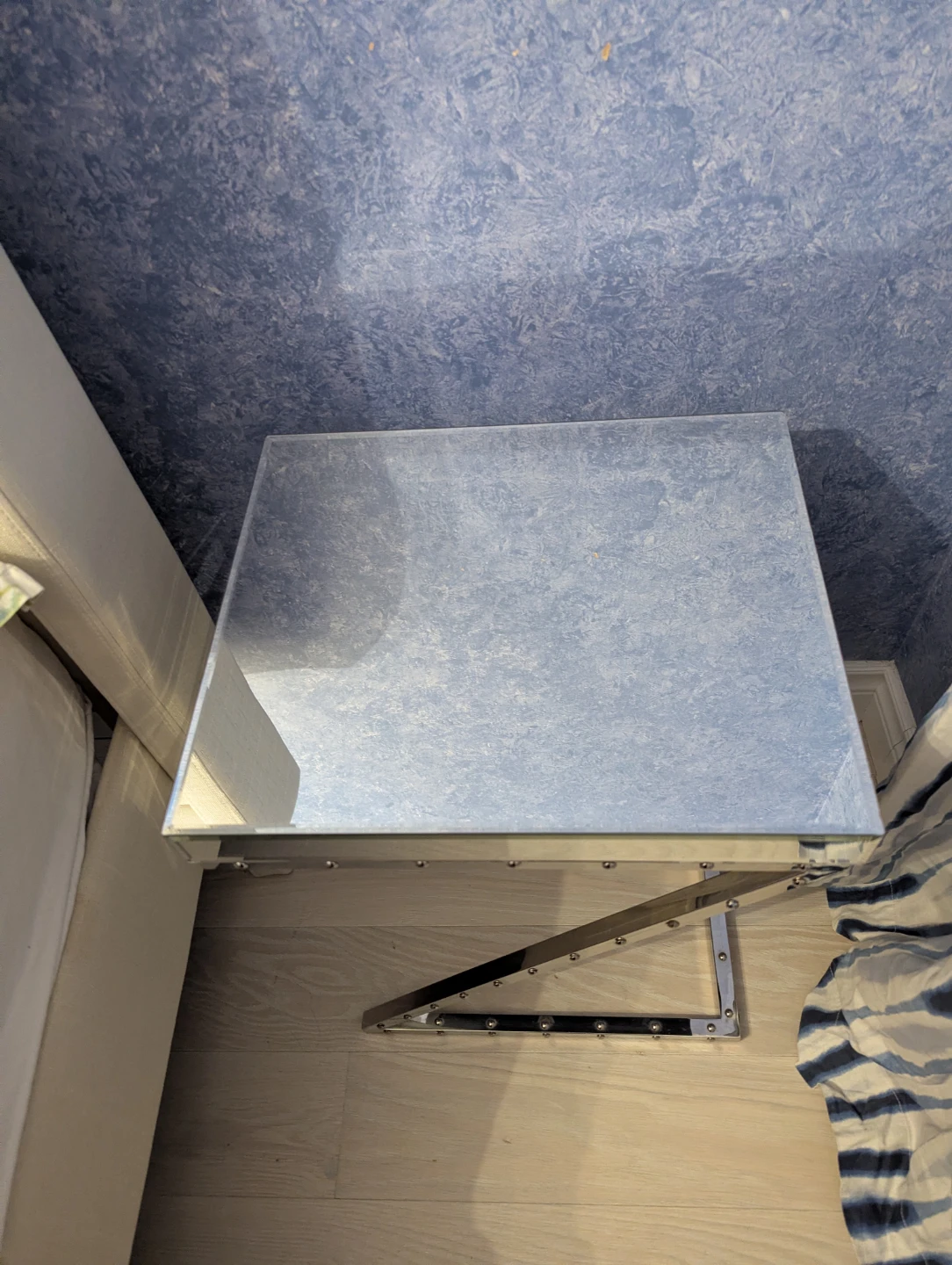 Brand new mirrored side table - photo 2