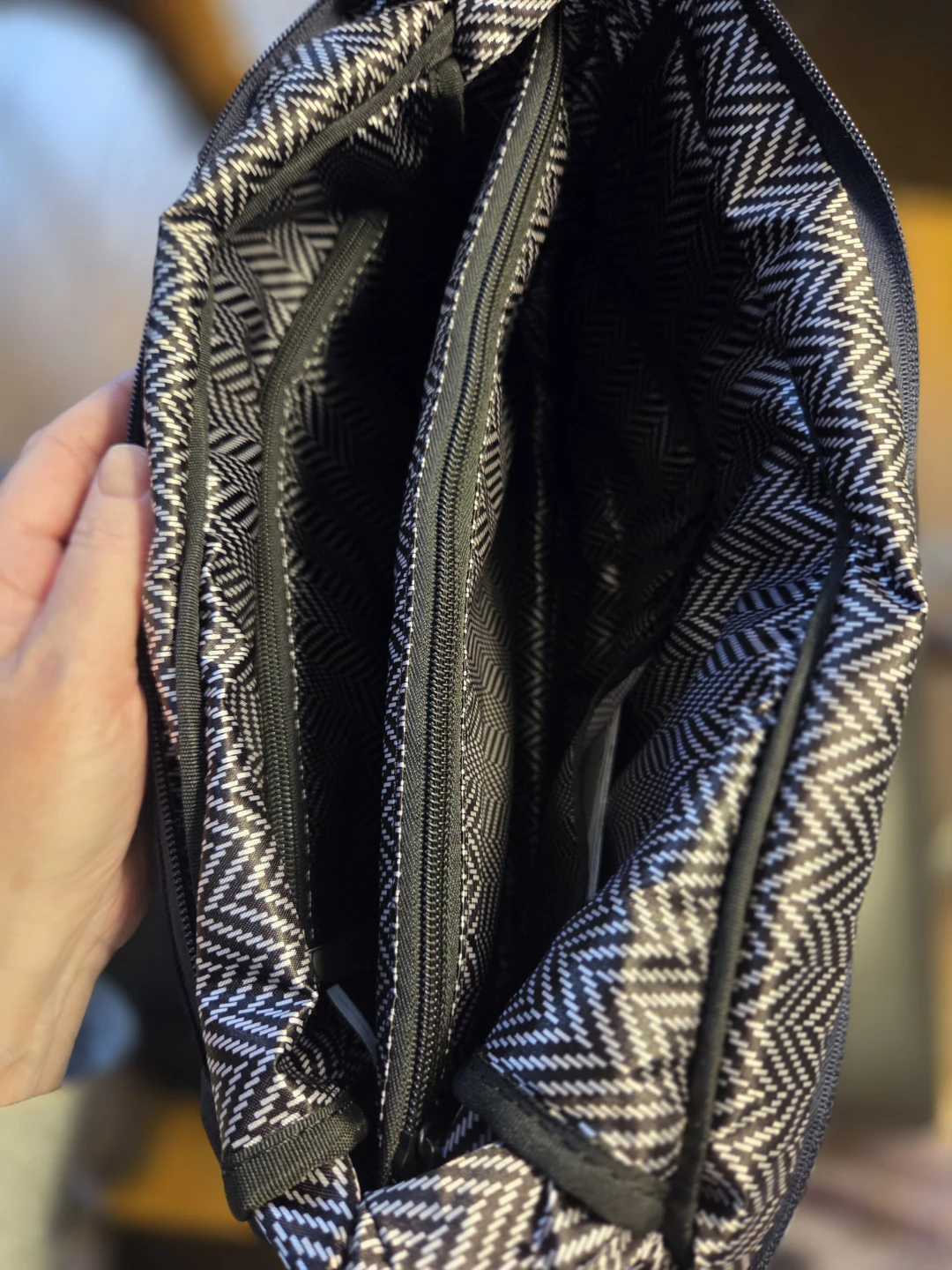Ogio Navy Blue Crossbody Bag with Herringbone Lining - photo 4