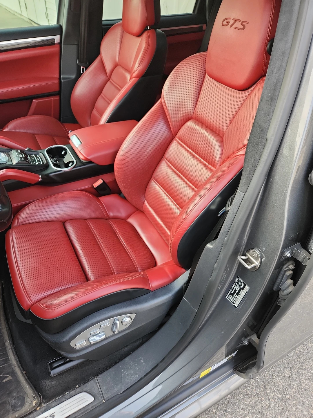 Porsche Cayenne GTS 2014 - photo 2