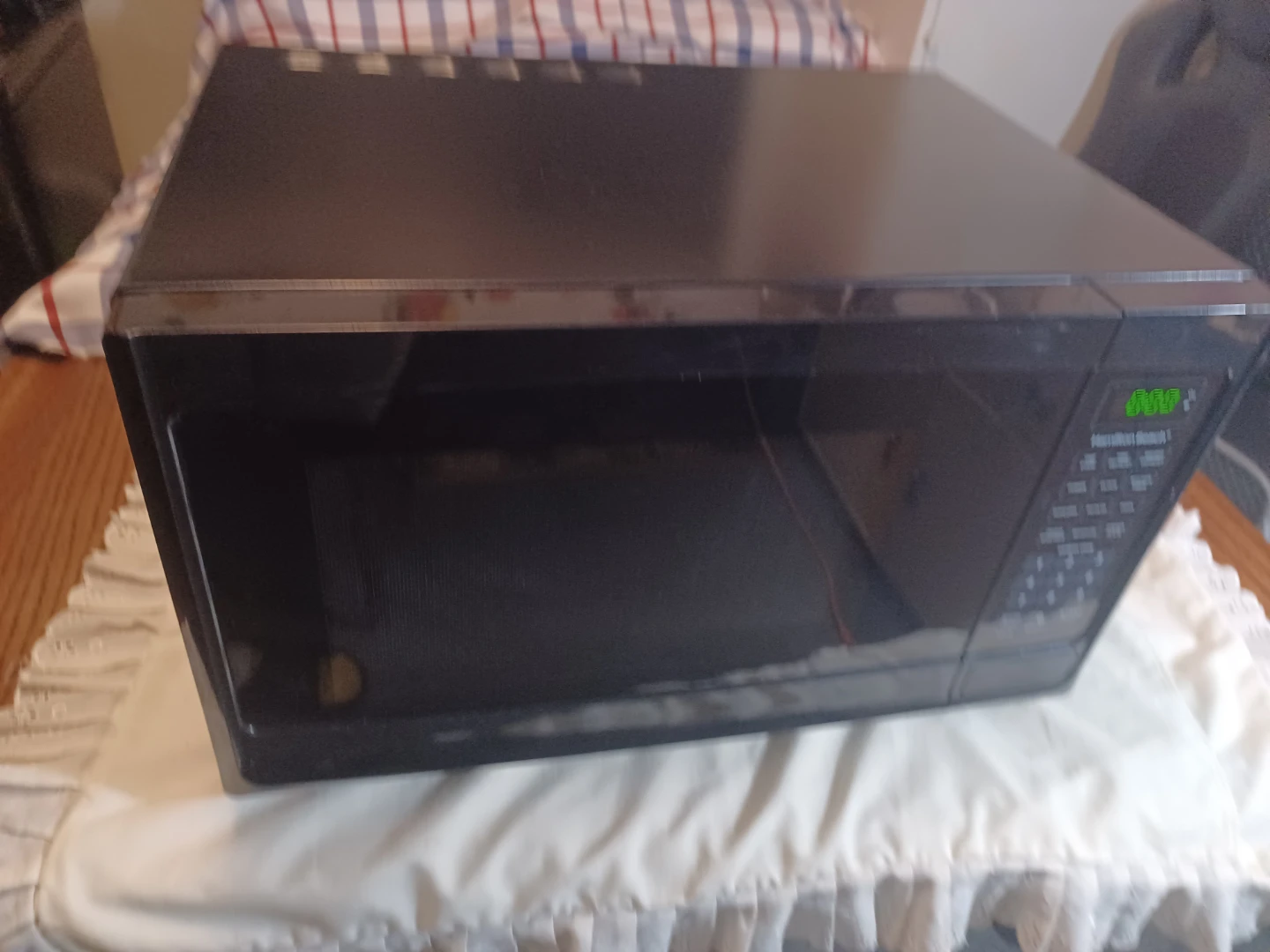 Hamilton Beach Microwave Oven - photo 2