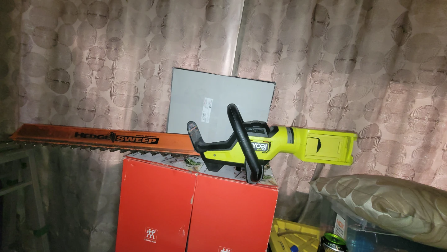 Ryobi 40V Hedge Sweep Trimmer