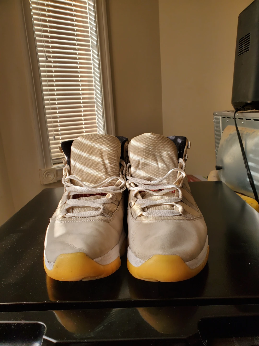 Air Jordan 11 Platinum Tint Men's Size 13 - photo 2