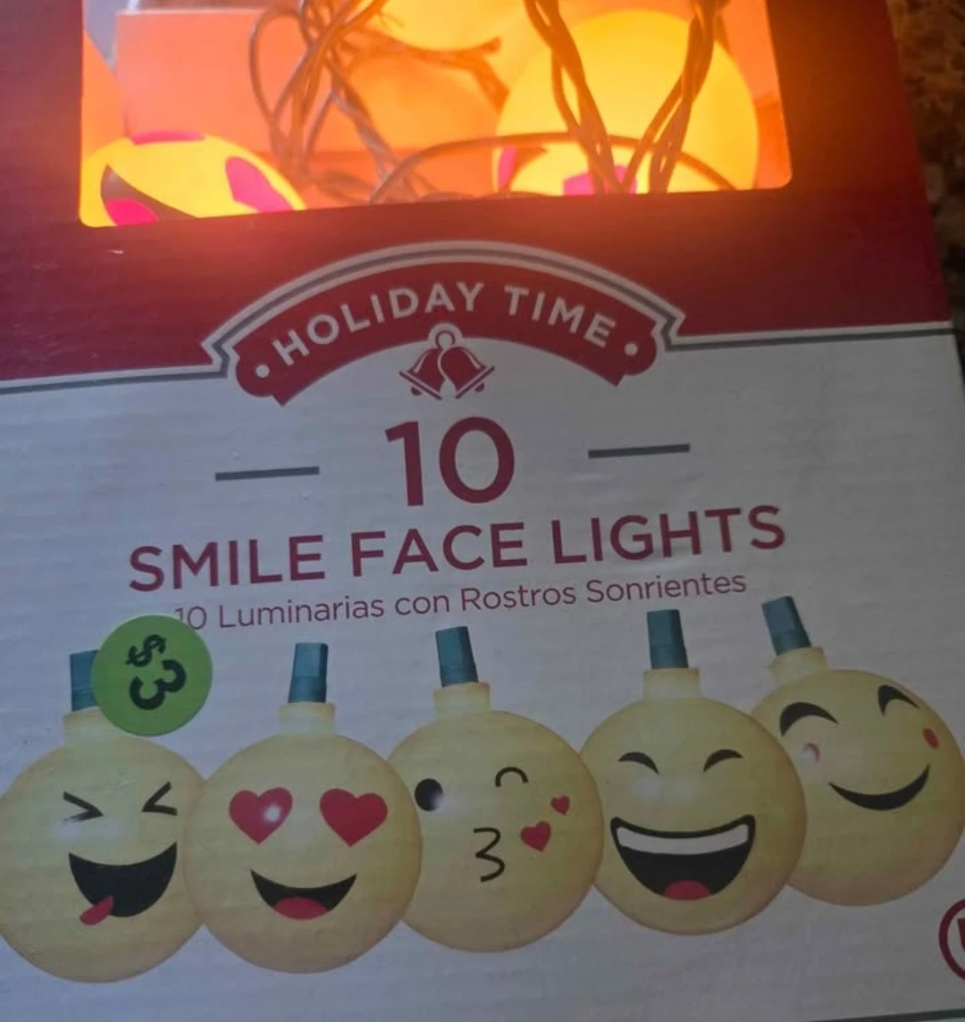 Holiday Time 10 Smile Face Lights