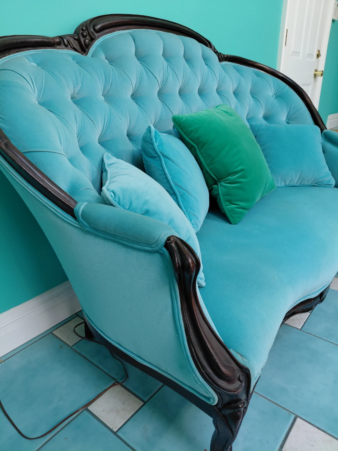 Vintage Style Tufted Loveseat - photo 2