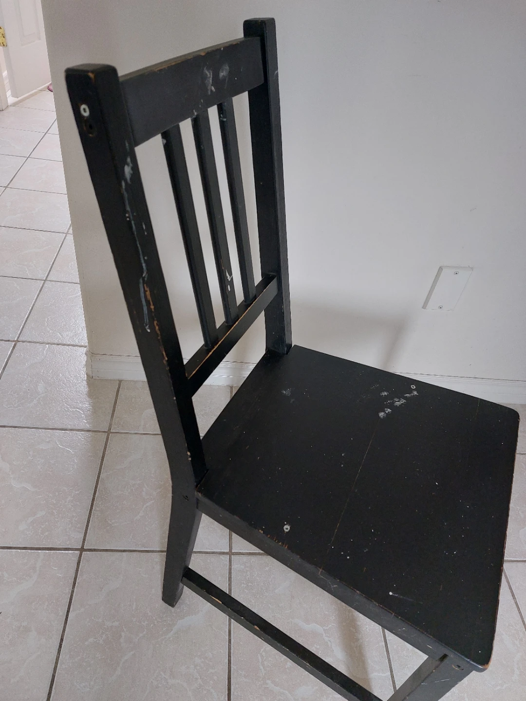 🥕 Black Wooden Chair