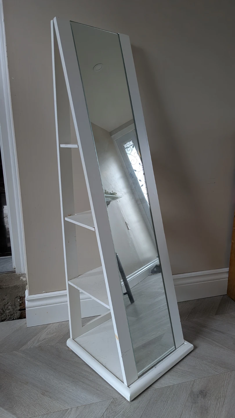 White Ladder Shelf with Mirror