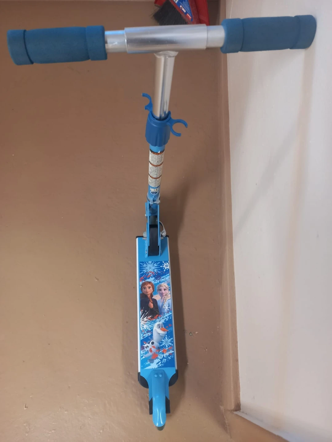 Foldable LED Kids Scooter with Disney Princesses - photo 2
