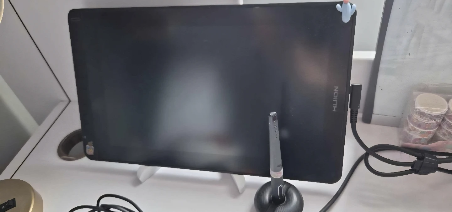 Huion Kanvas 13 drawing tablet