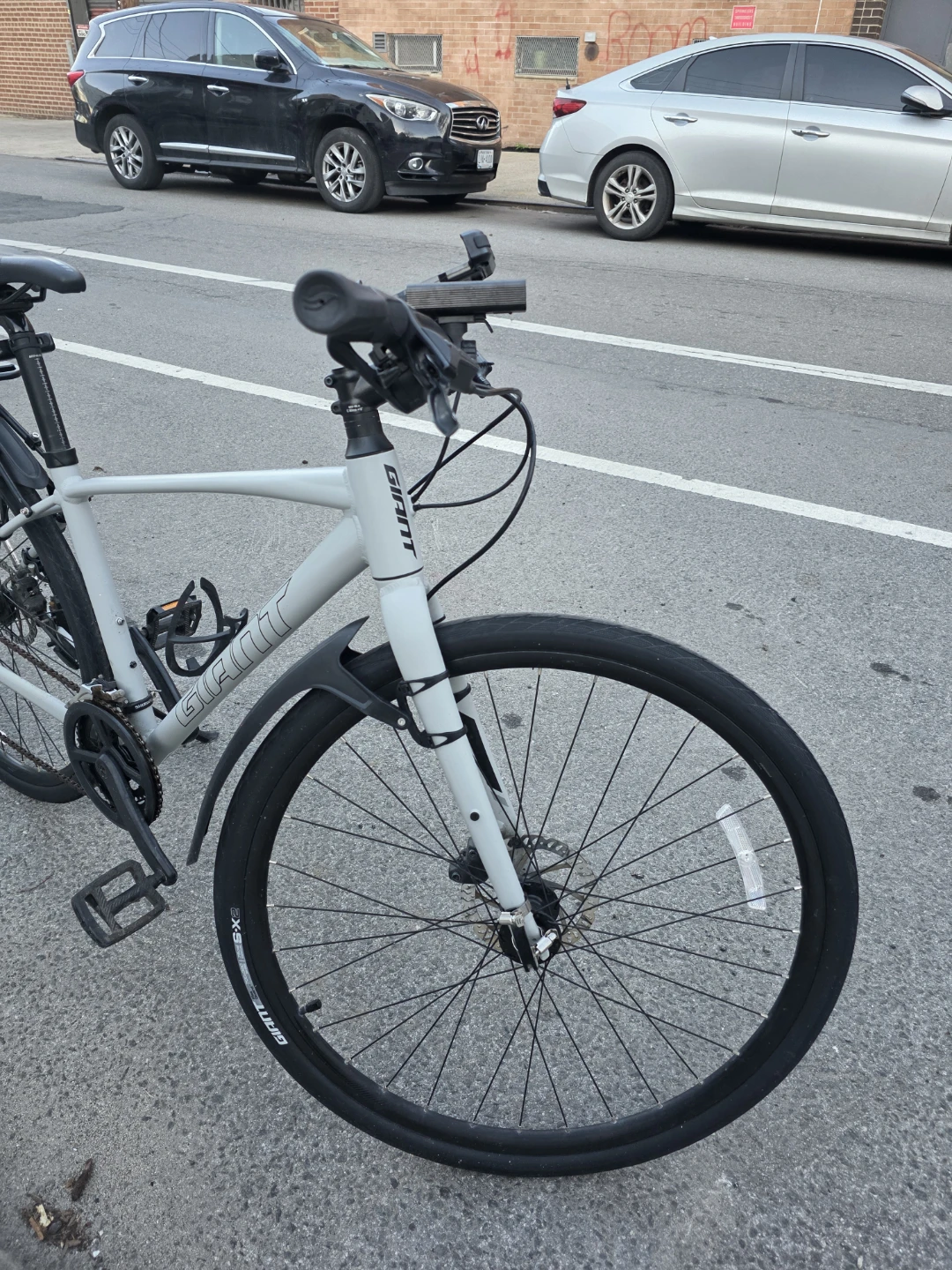 Giant Escape Hybrid Bike - photo 2