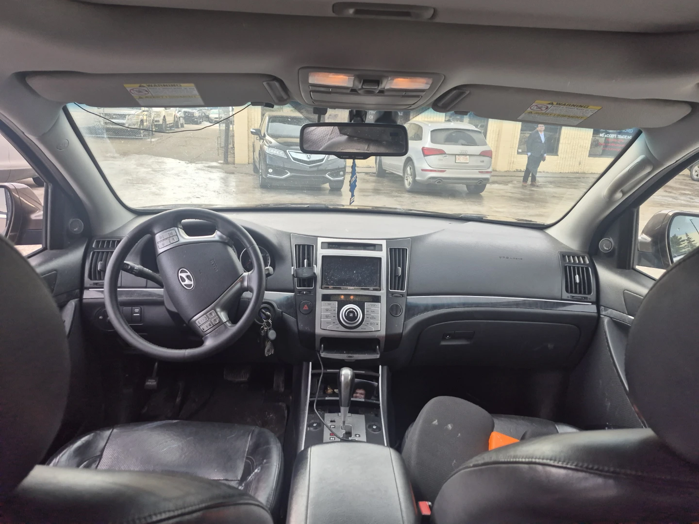 Hyundai Veracruz brown SUV