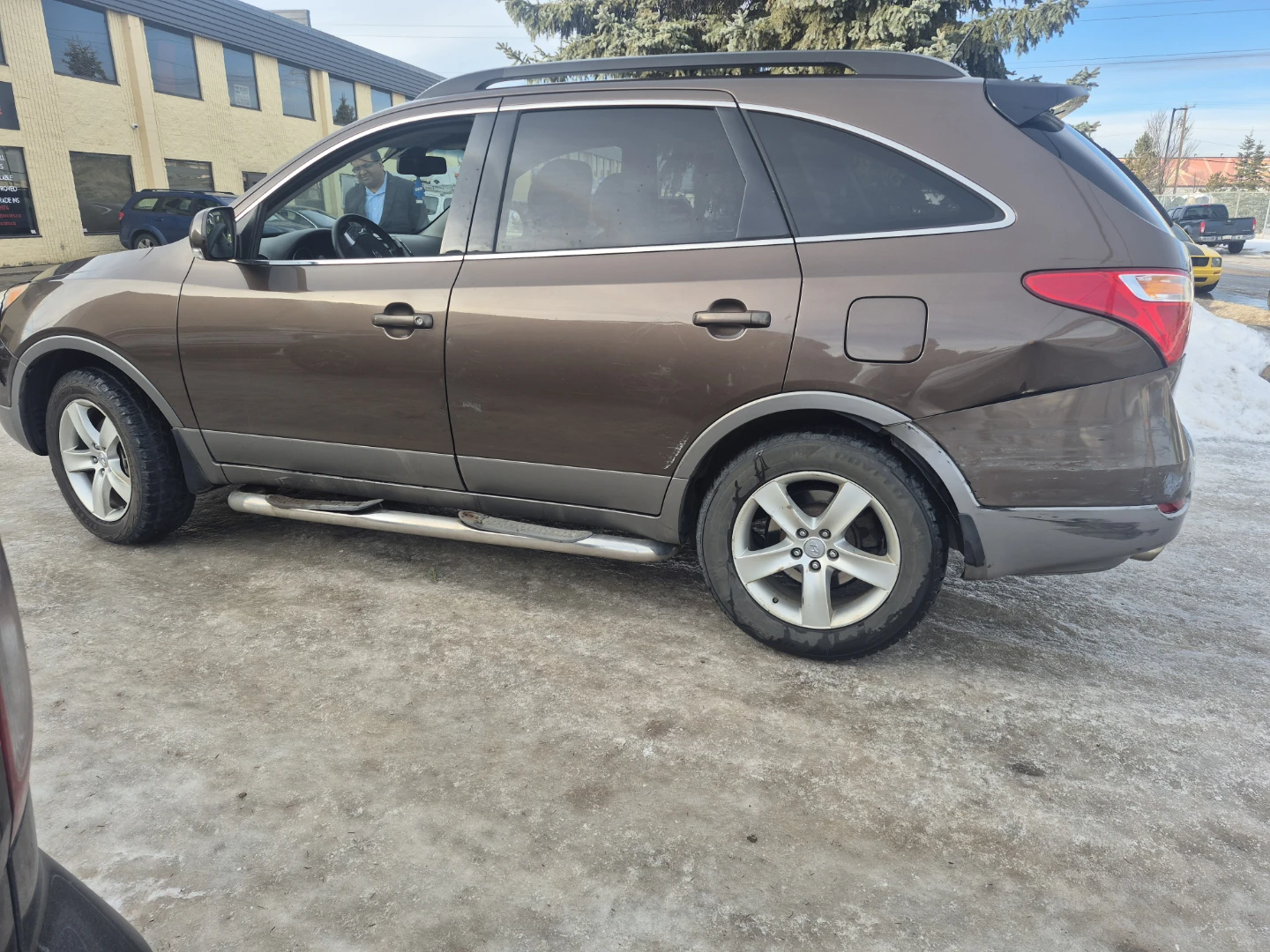 Hyundai Veracruz brown SUV - photo 3