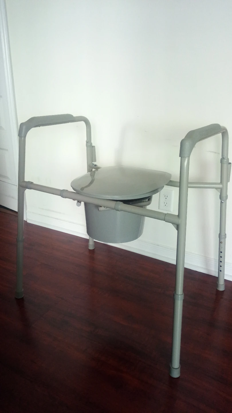 Drive Medical Bariatric Heavy Duty Stationary Commode Chair - photo 2