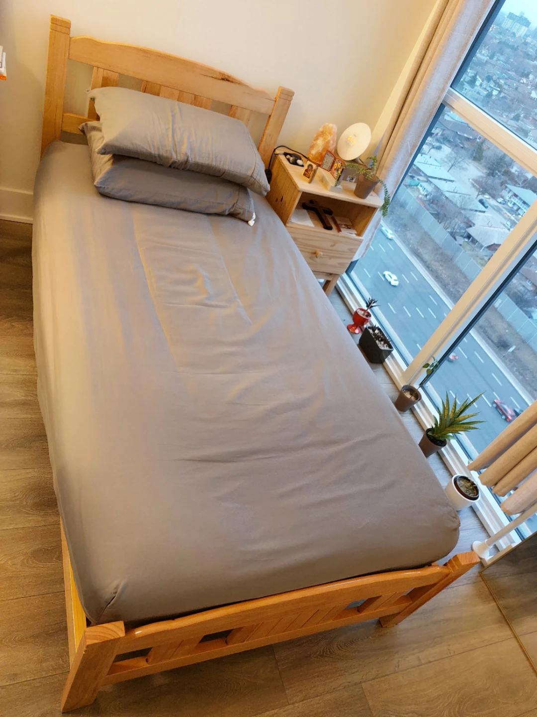 Single bed for sale
