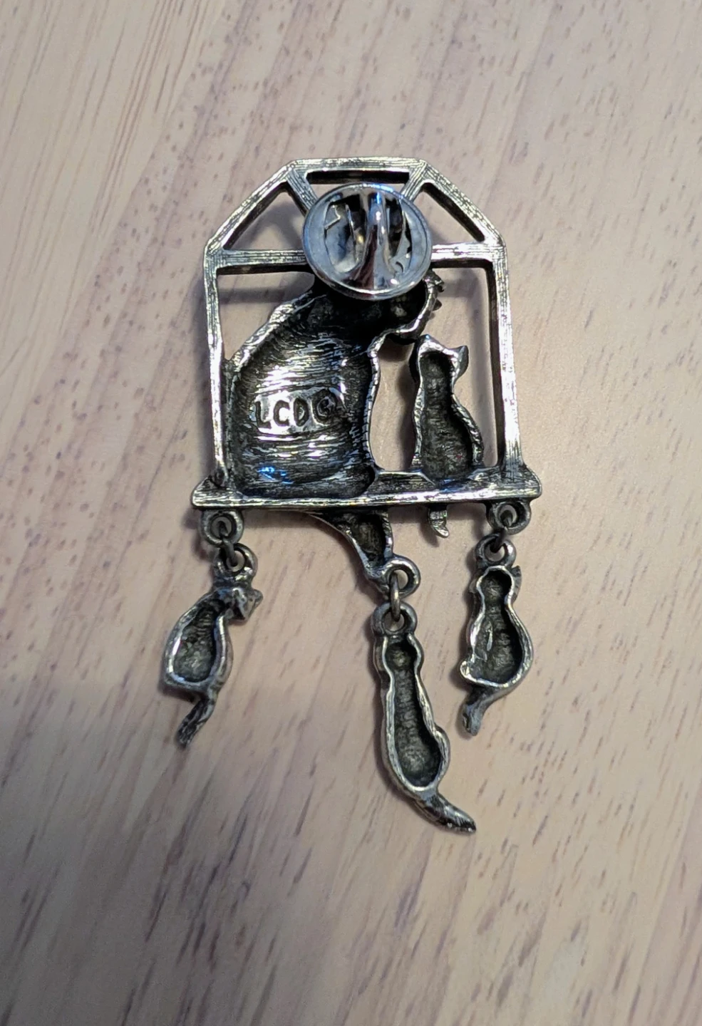 Brand New Pewter Cat Family Pin - photo 2
