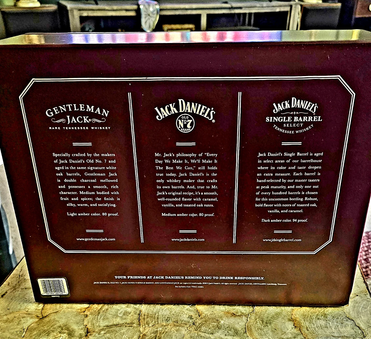 Jack Daniels Family of Fine Whiskey wooden box display case - photo 3