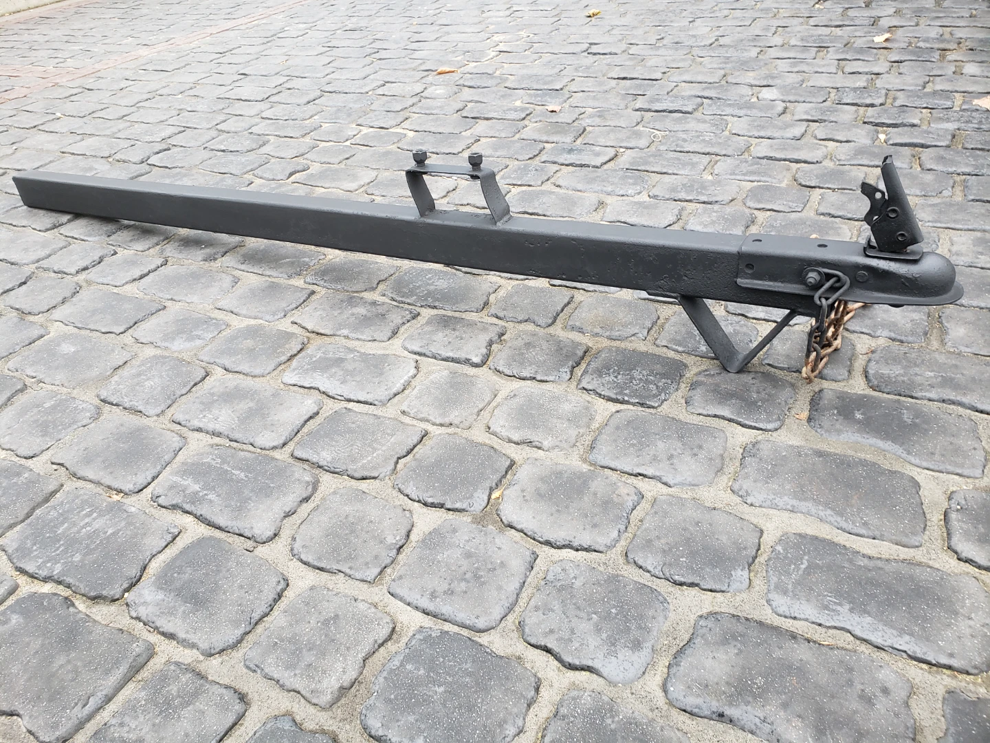Trailer Hitch Coupler with Chain