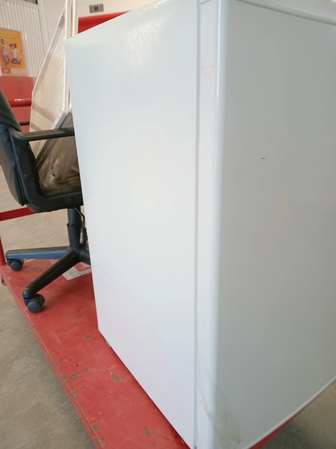 Galanz White Mini Fridge - photo 4