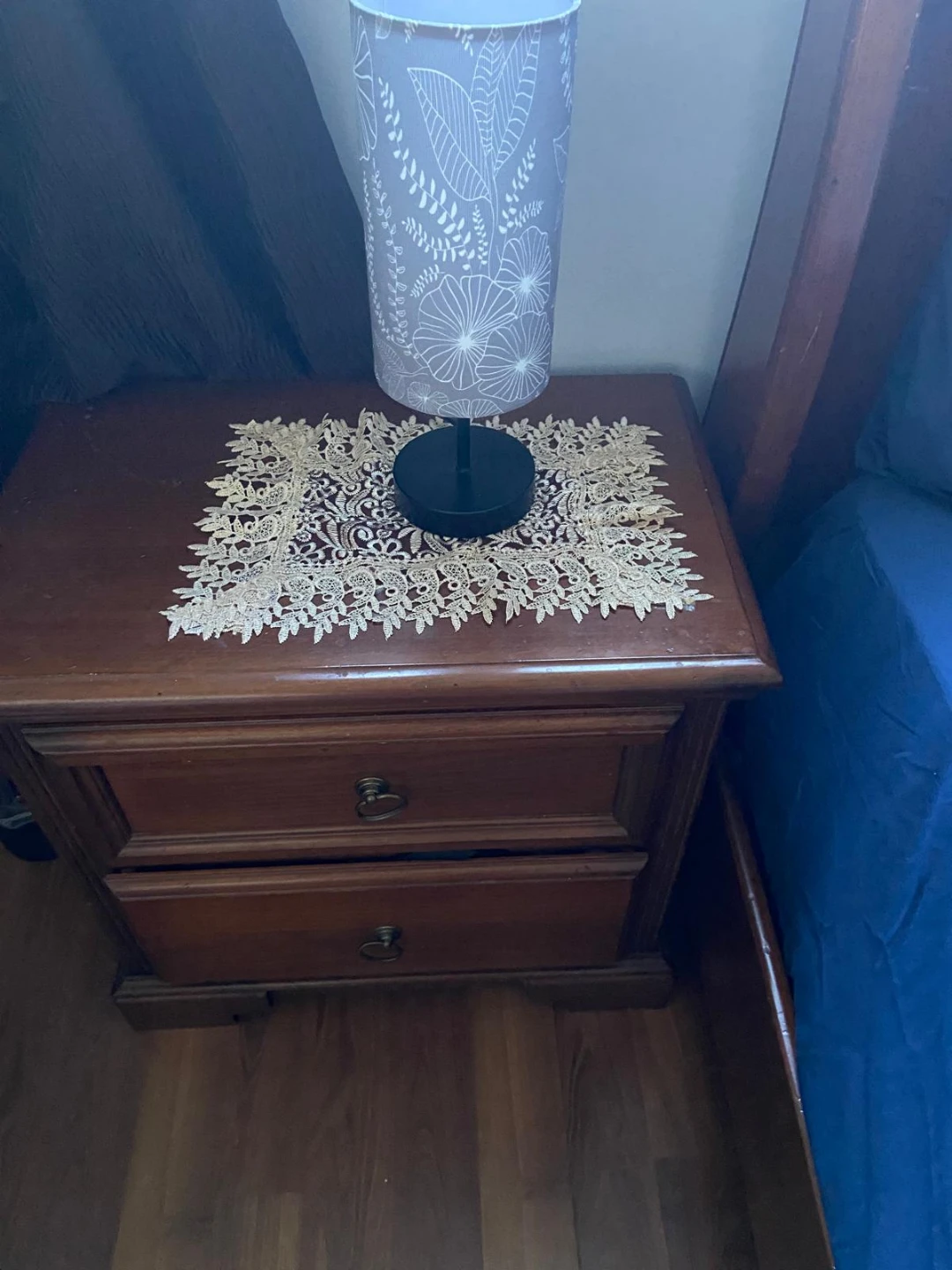 Brown wooden side table🥕