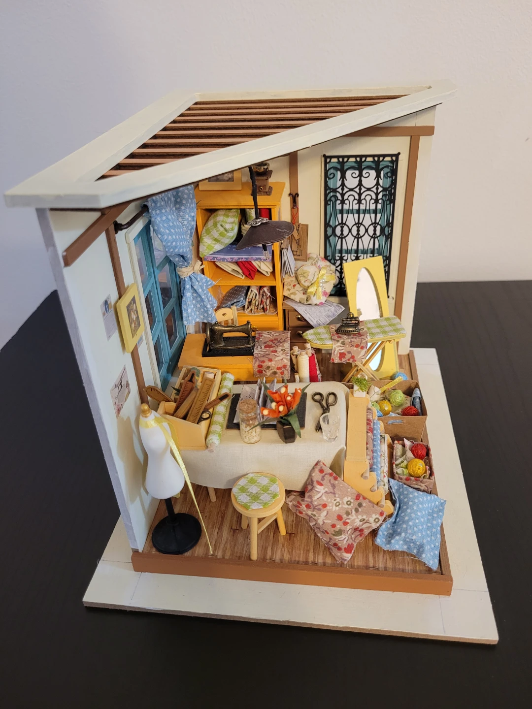 DIY Miniature Dollhouse - Sewing Room Kit by Rolife - photo 3