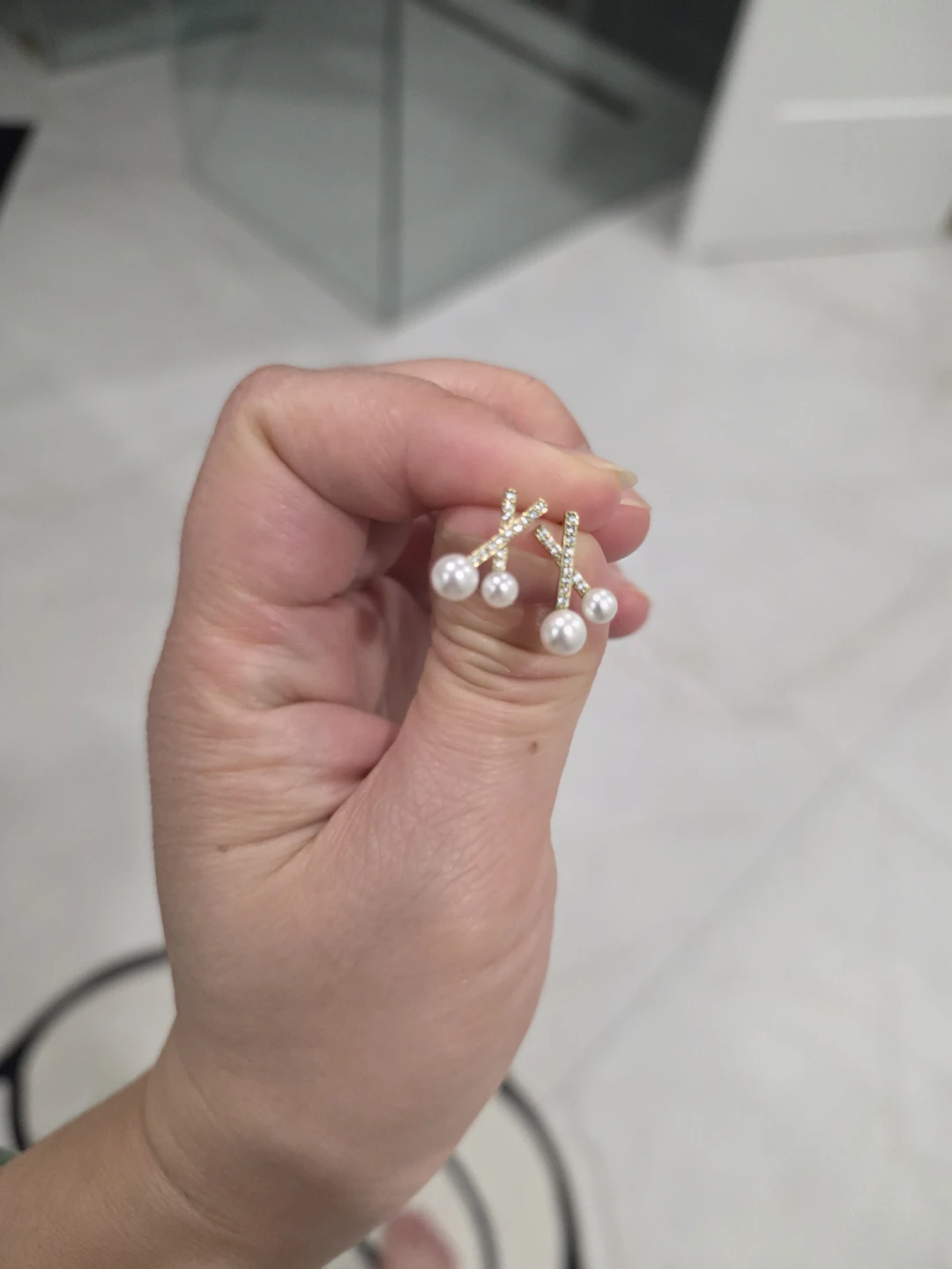 Pearl and Crystal Earrings - photo 2