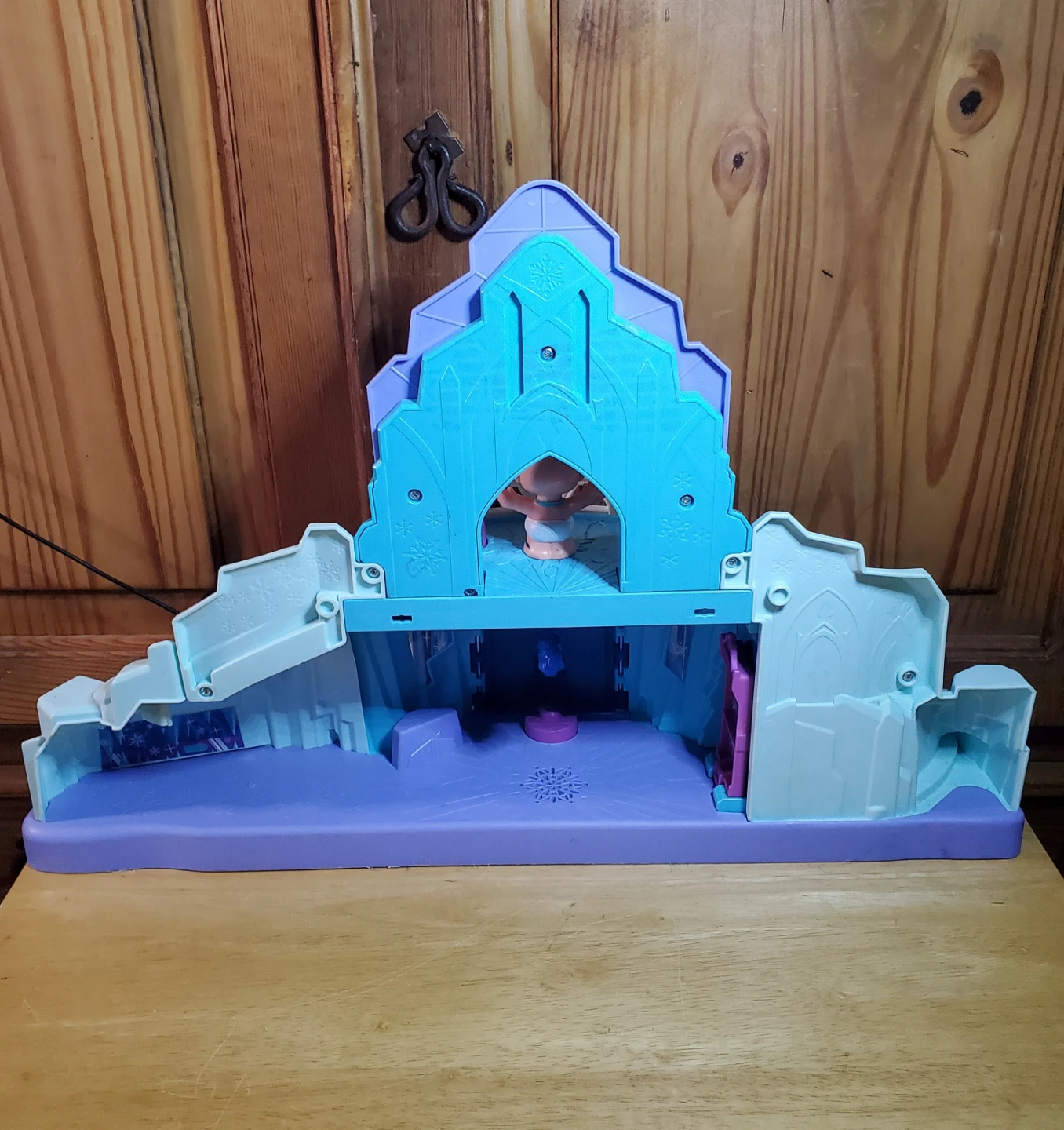 Little People Ice Castle - photo 2