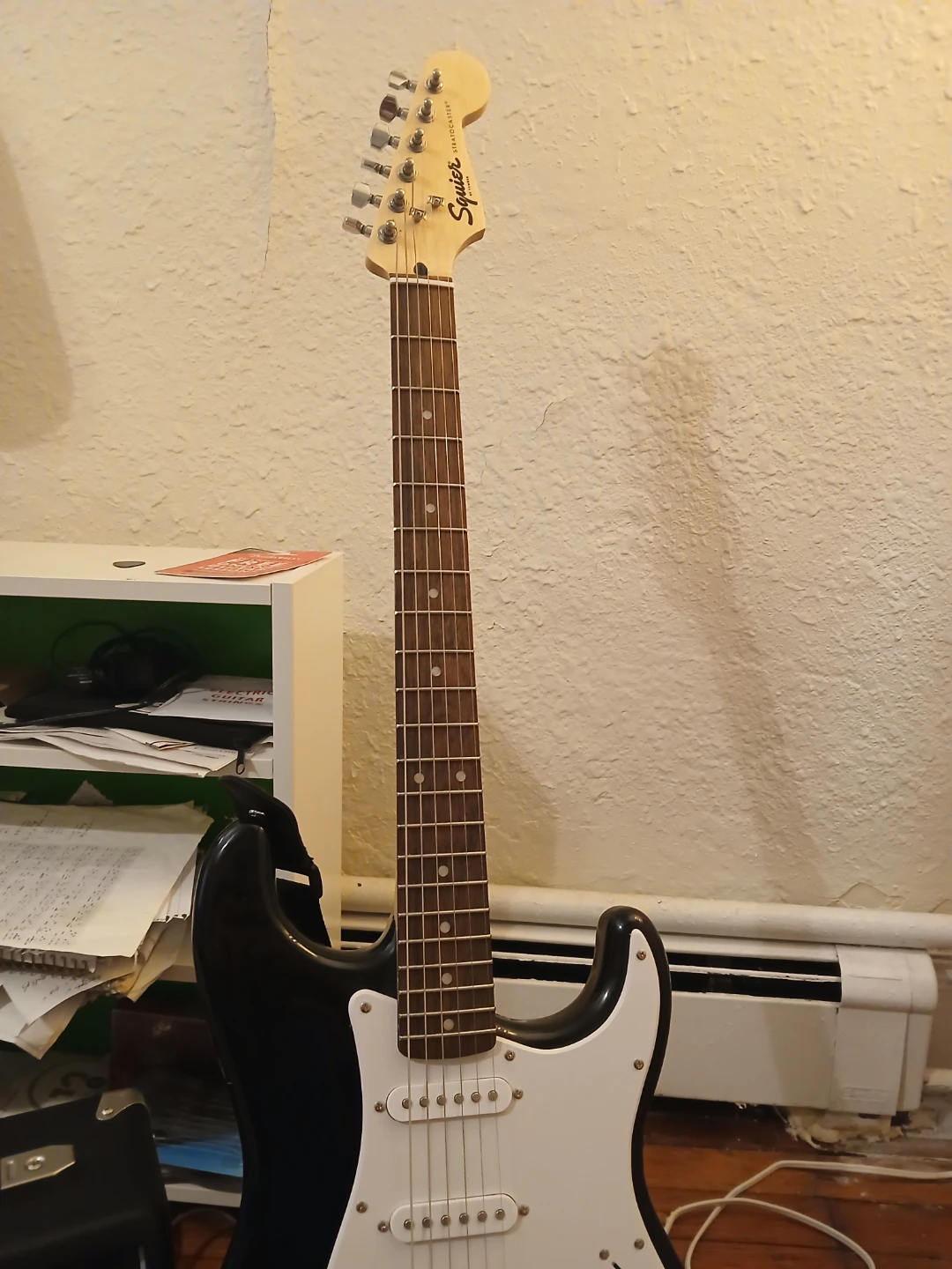 Squier+ Amp+ Lessons stand/bag/strap/strings 🧡 - photo 2