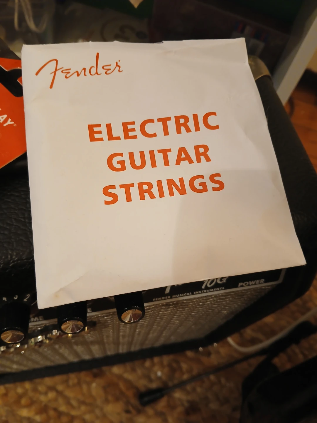 Squier+ Amp+ Lessons stand/bag/strap/strings 🧡 - photo 5