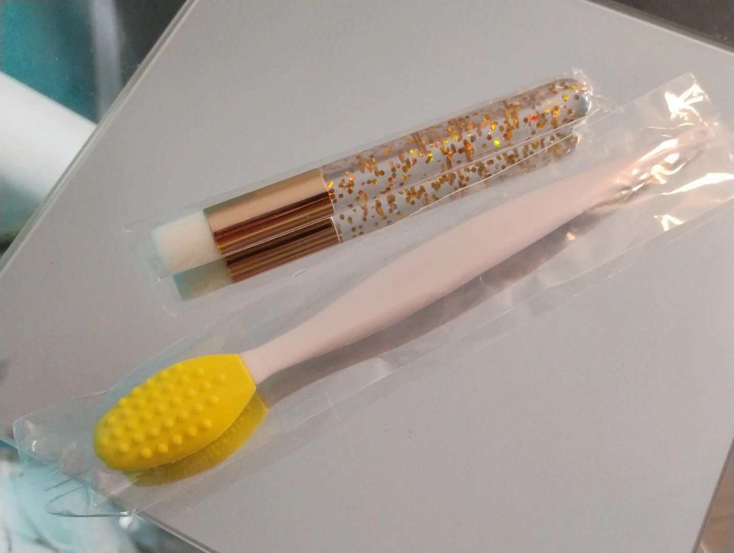 Yellow Silicone Lip Scrub Brush and Glitter Lash Cleansing Brush - photo 2