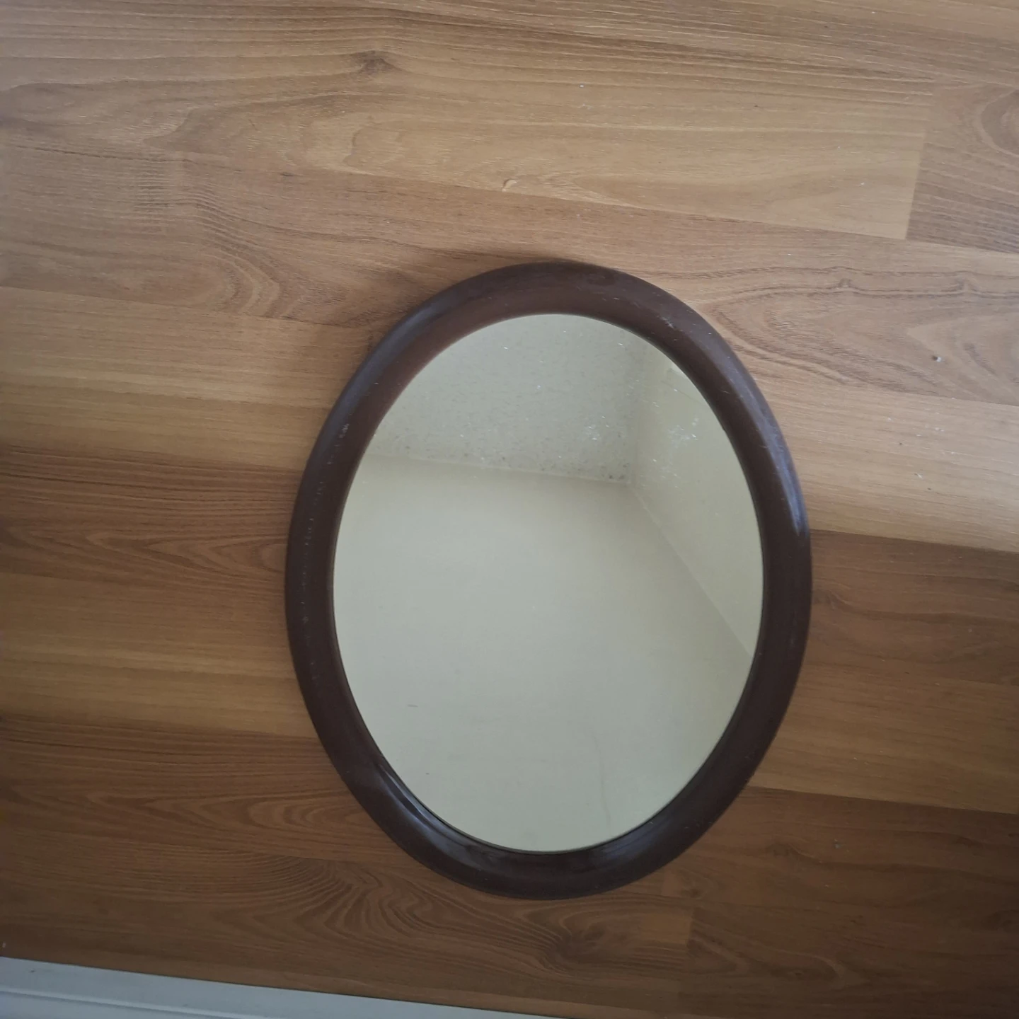 Vintage Oval Wall Mirror ** minor flaw*