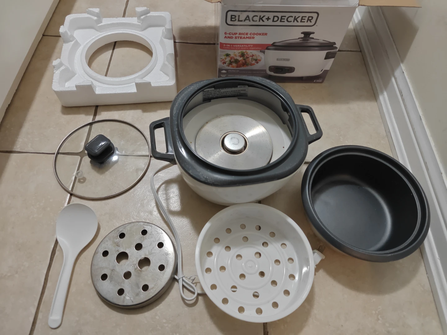 BLACK+DECKER 6-Cup Rice Cooker and Steamer