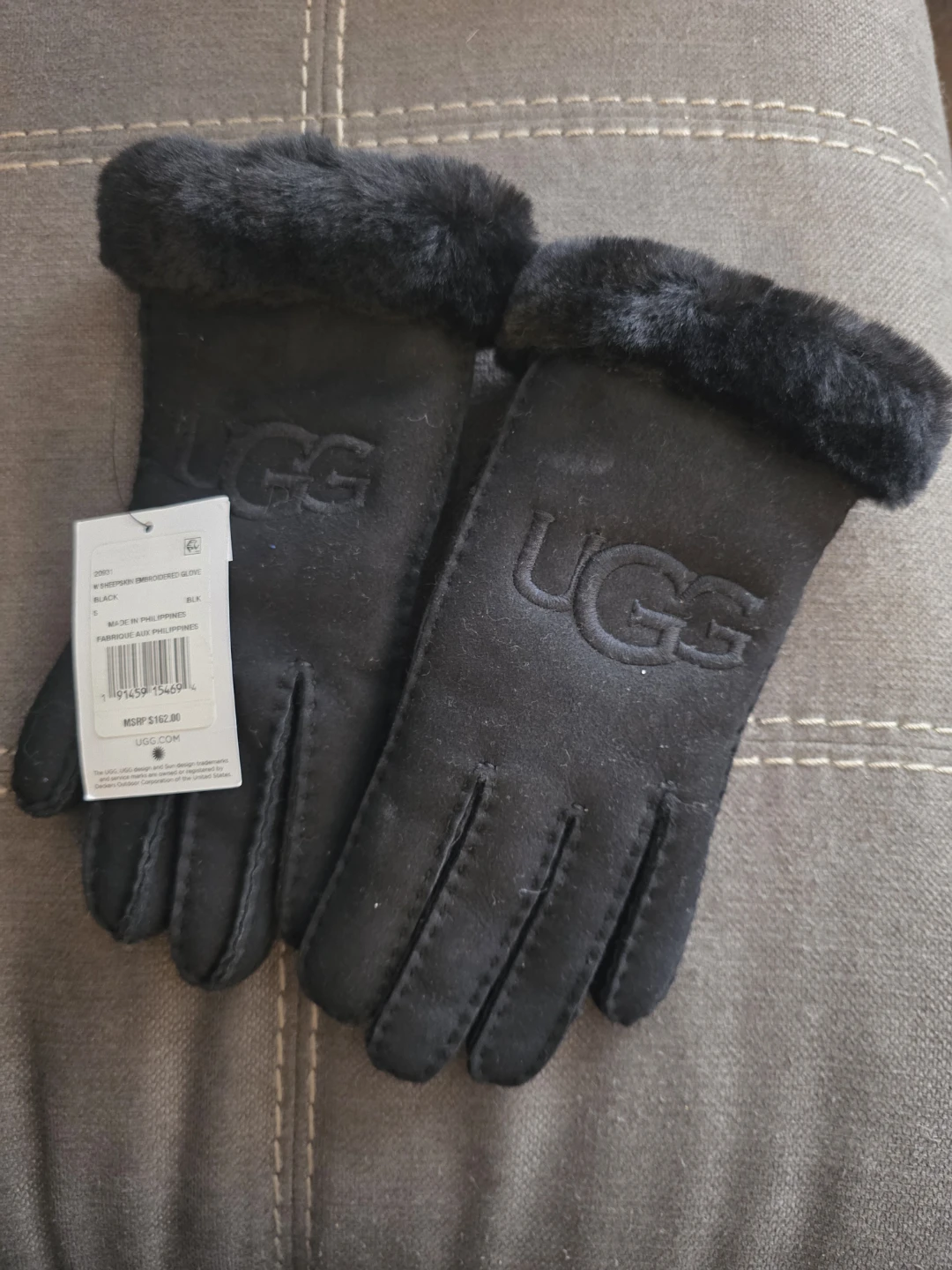 UGG Sheepskin Embroidered Gloves Black Size S