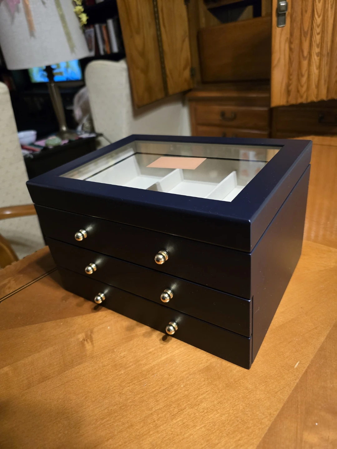Elegant and high quality Jewelry Box with Glass Top 🧡