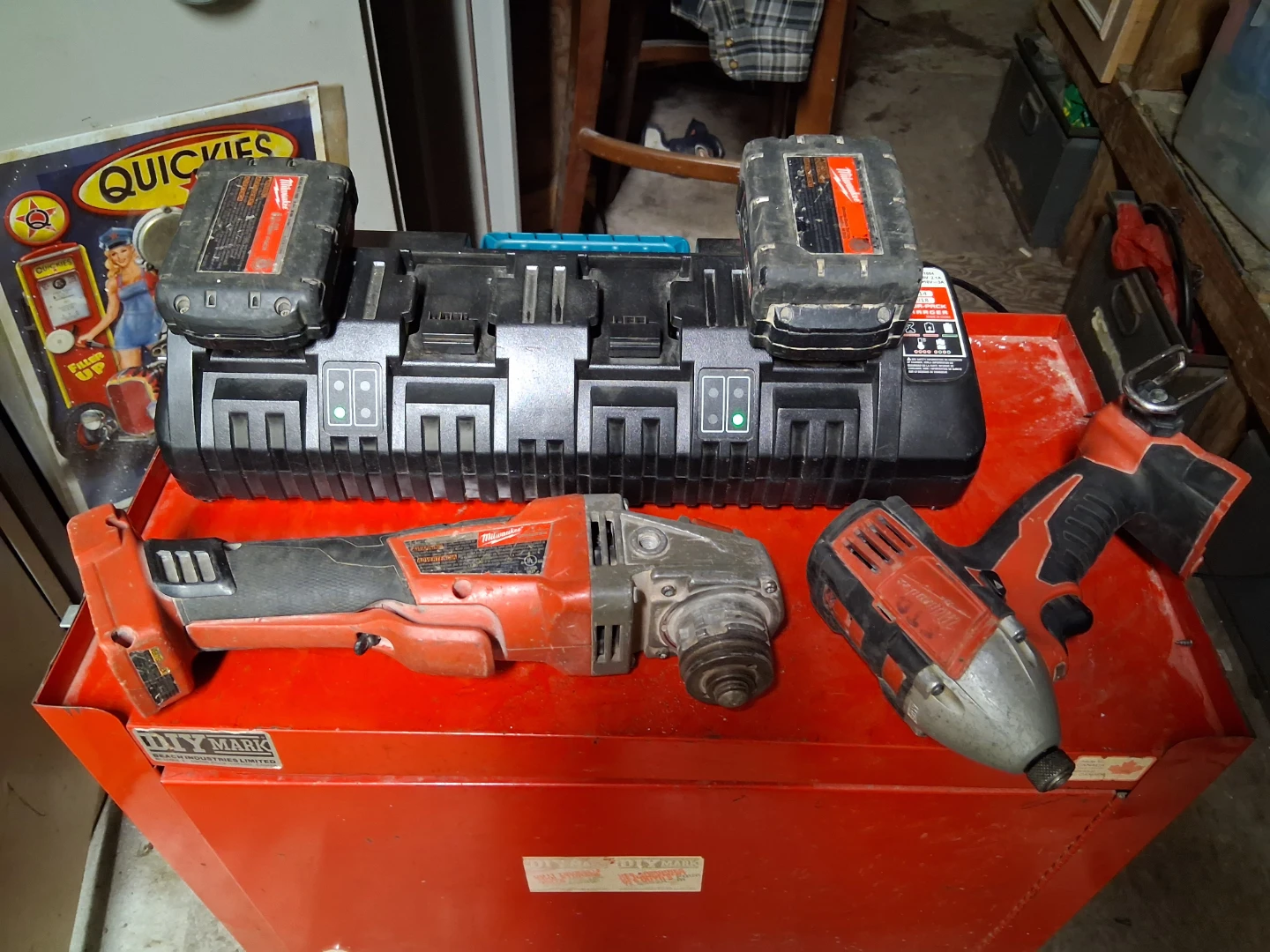 N14 and  N18 4 pack  charger - photo 2