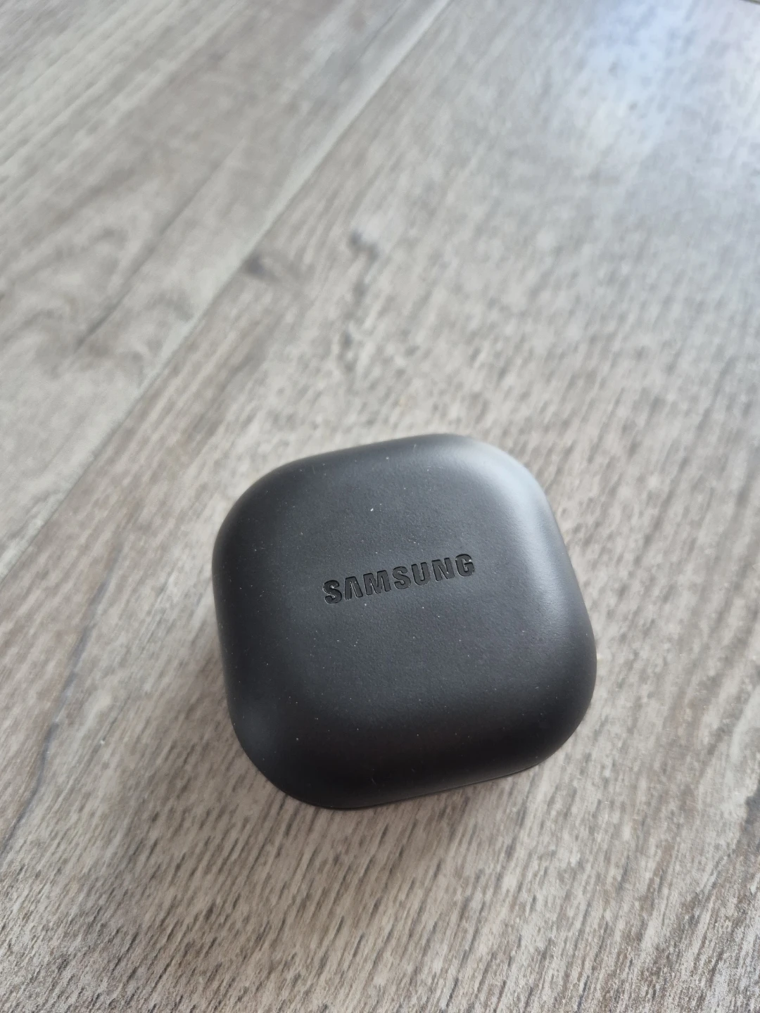 Samsung Wireless Earbud Charging Case