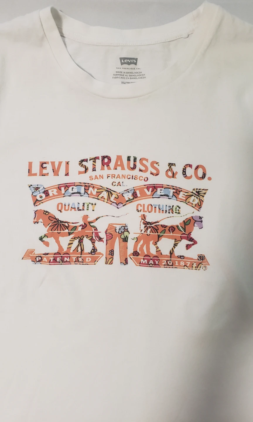 Brand new Kids Levi Strauss & Co  Tshirt Size XS