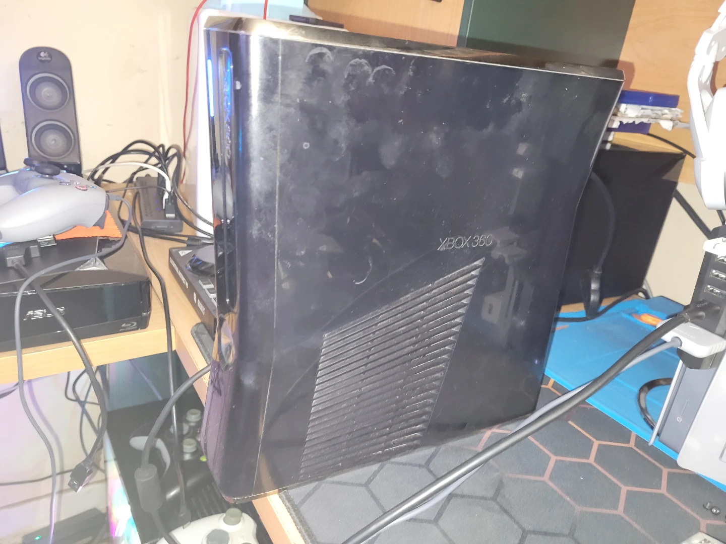 Xbox 360 with controller modded and external hard drive - photo 4