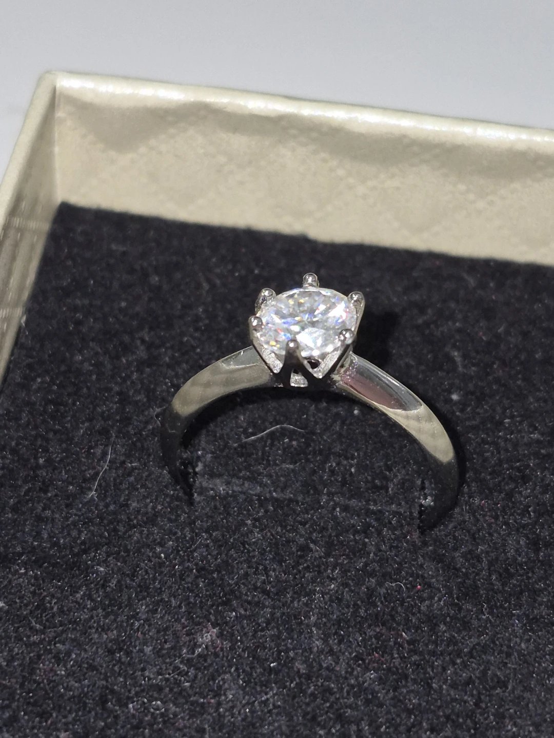 Moistenate adjustable engagement ring - photo 4