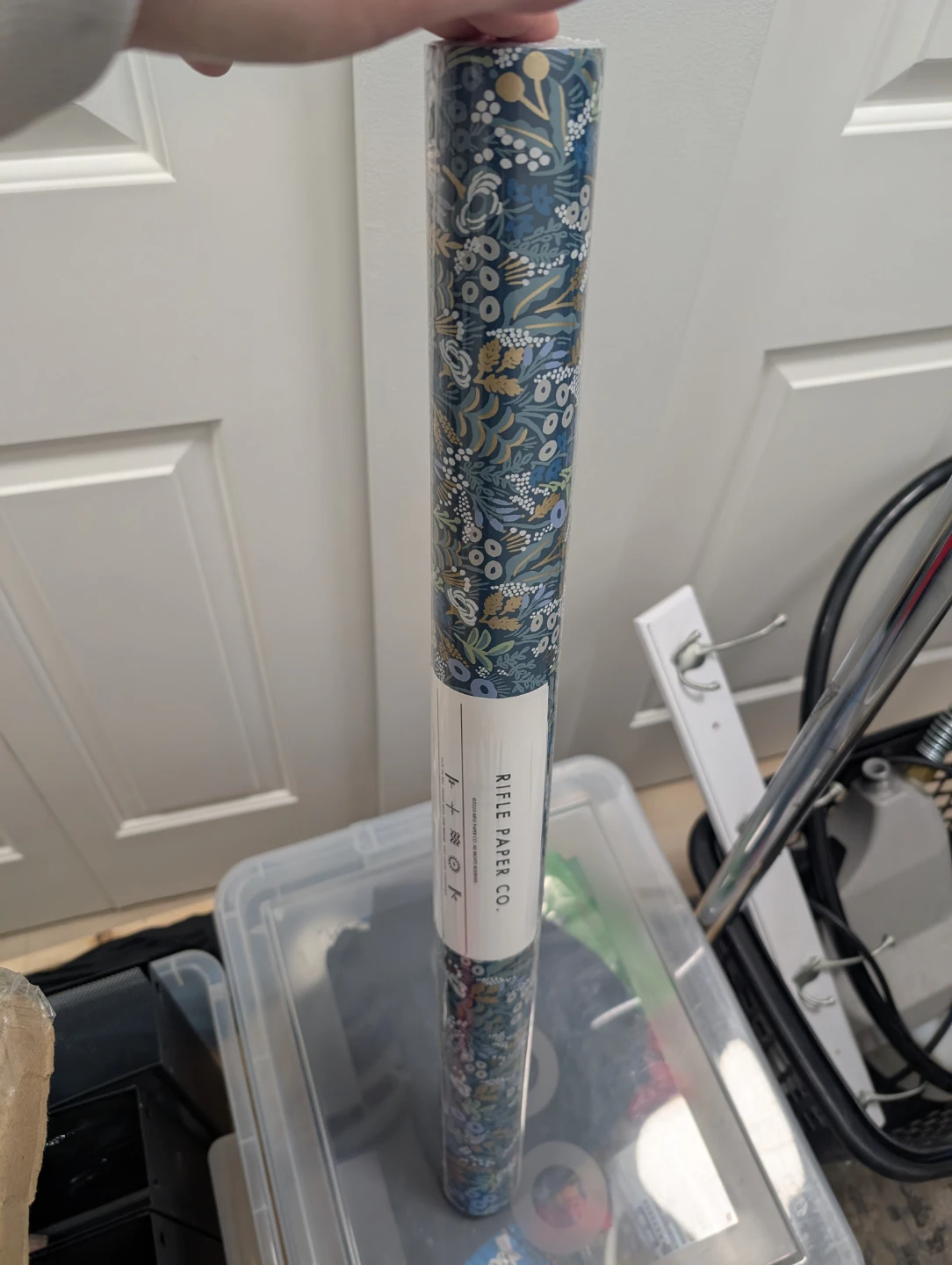 Rifle Paper Co. Wallpaper 'Tapestry' Indigo same lot unopened - photo 2