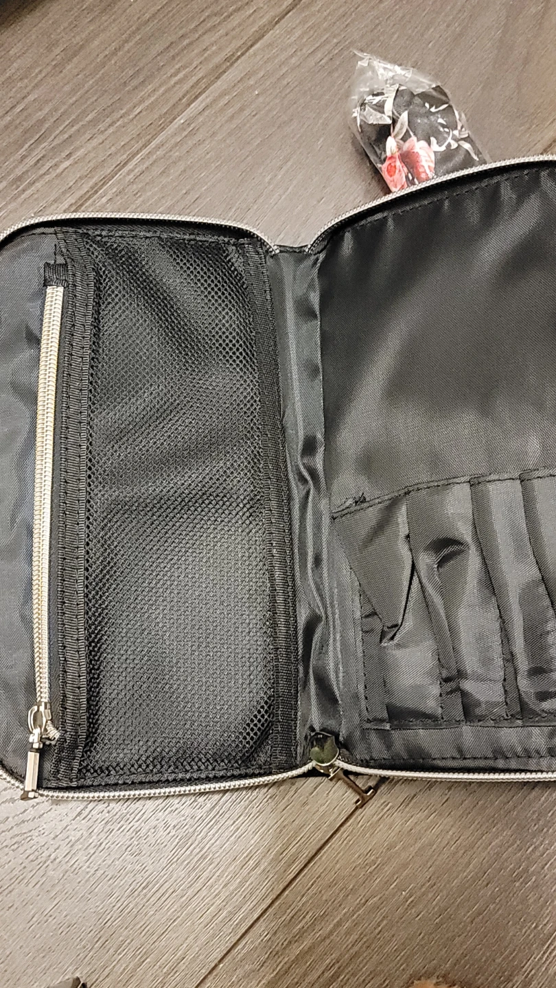 Free assorted items - photo 3