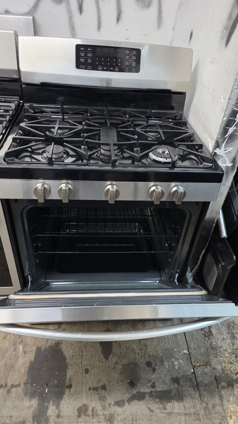 Kenmore 30in Stainless steel gas stove - photo 2