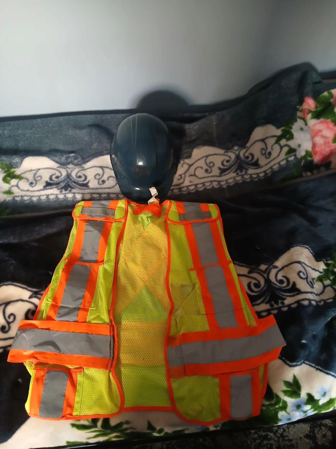 CSA Approved Safety Set - Dynamic Hard Hat & High-Vis Tool Vest