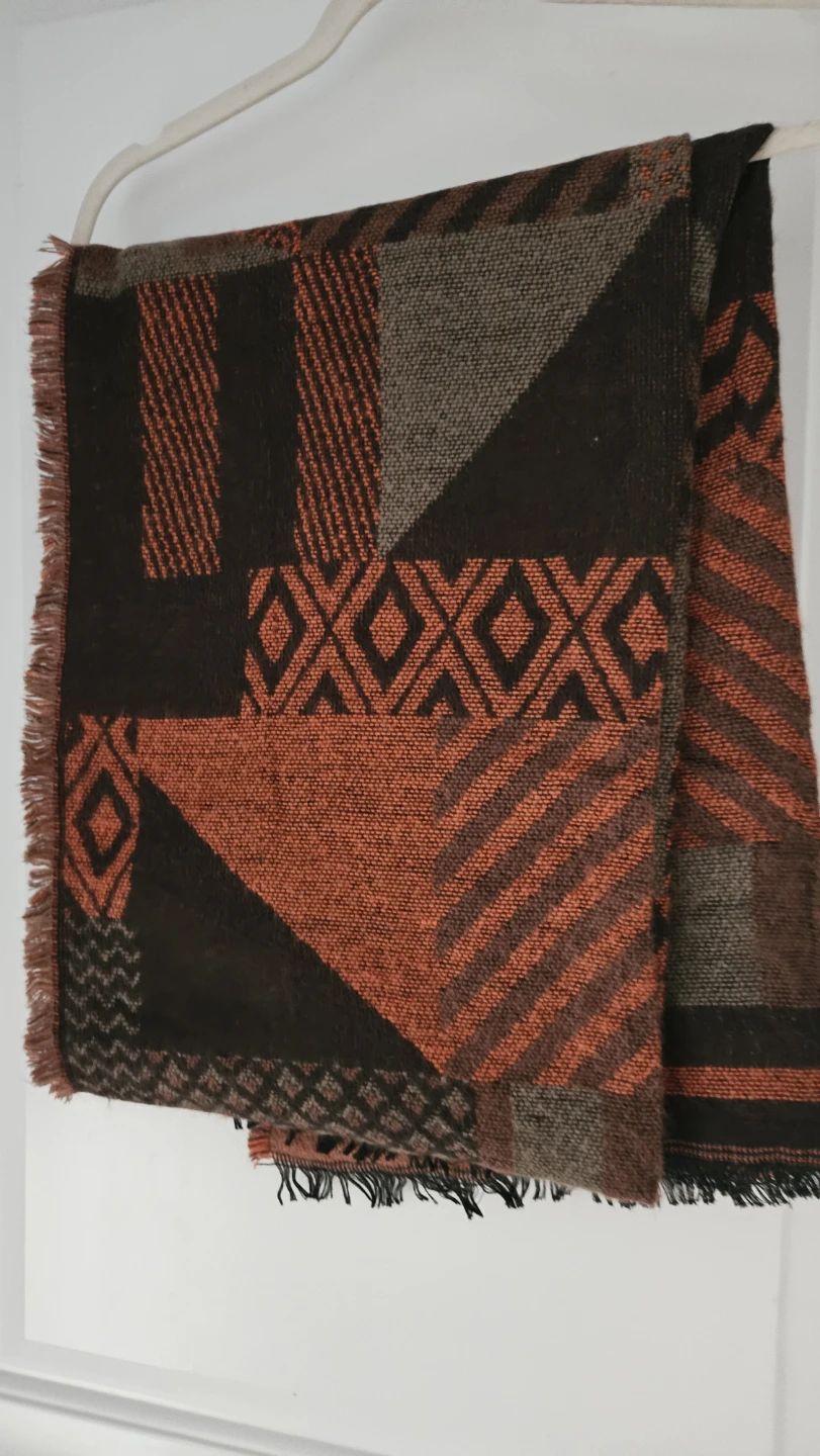 NEW Beautiful Geometric Pattern Scarf, warm for spring or winter - photo 5