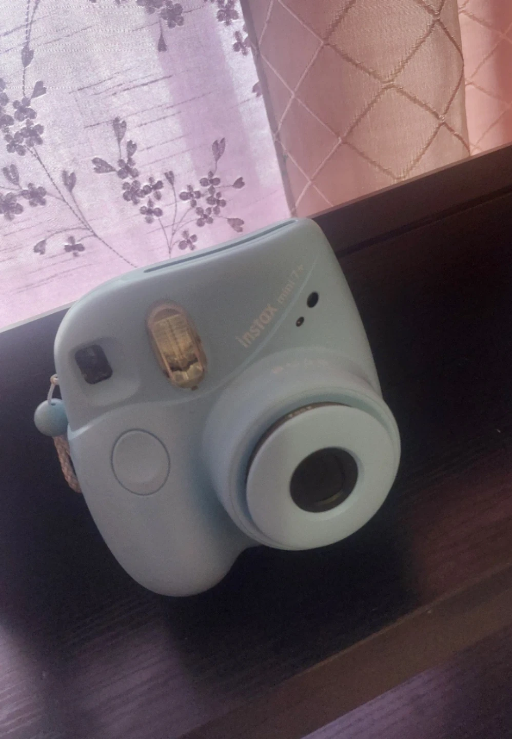 ♡. Fujifilm Instax Mini 7+ Camera with Case