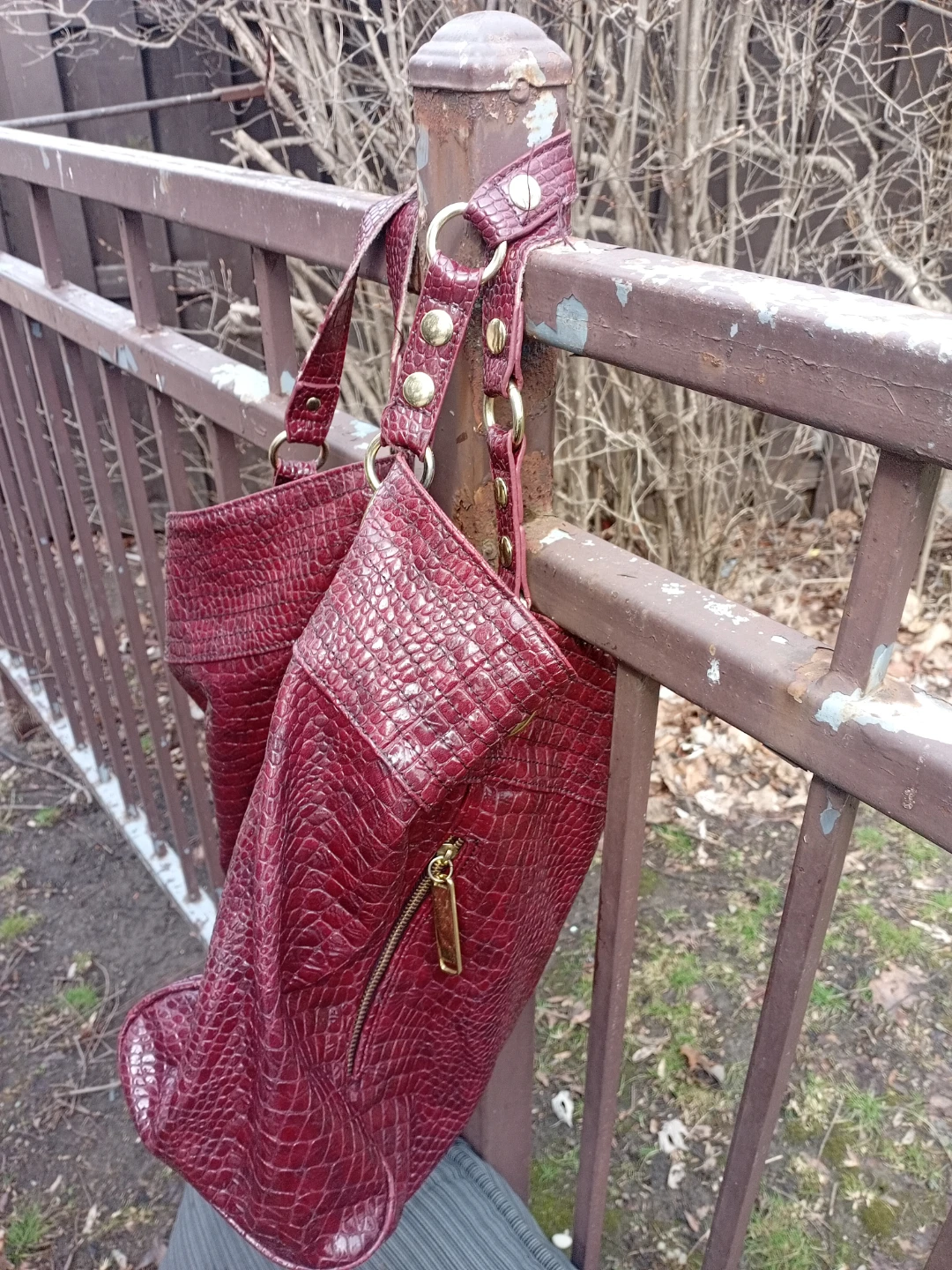 Women's Burgundy Faux Leather Croc Handbag - photo 2
