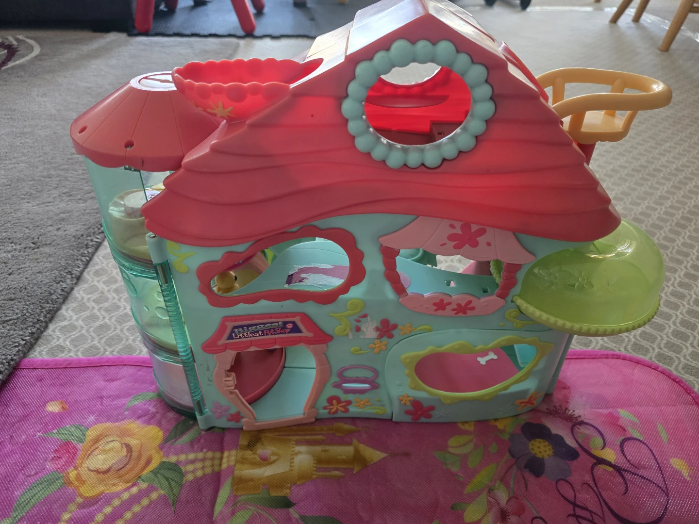 Littlest Pet Shop playset
